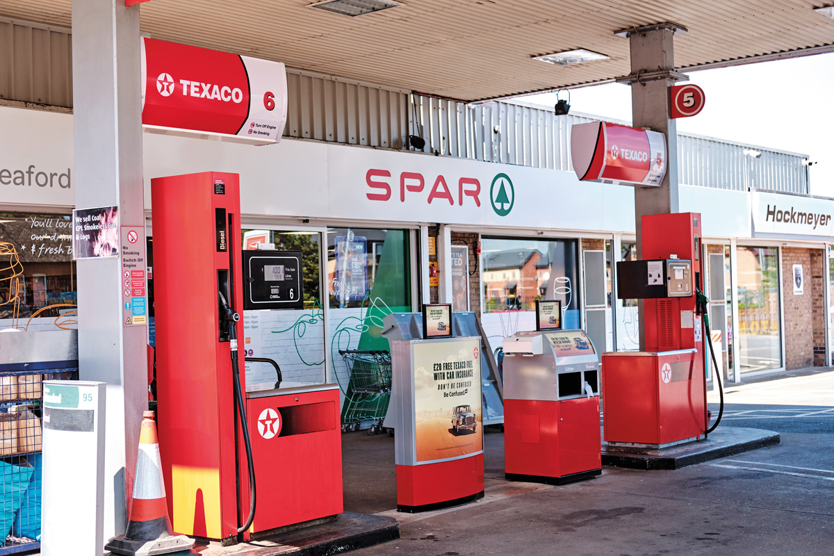 Spar Sleaford exterior forecourt