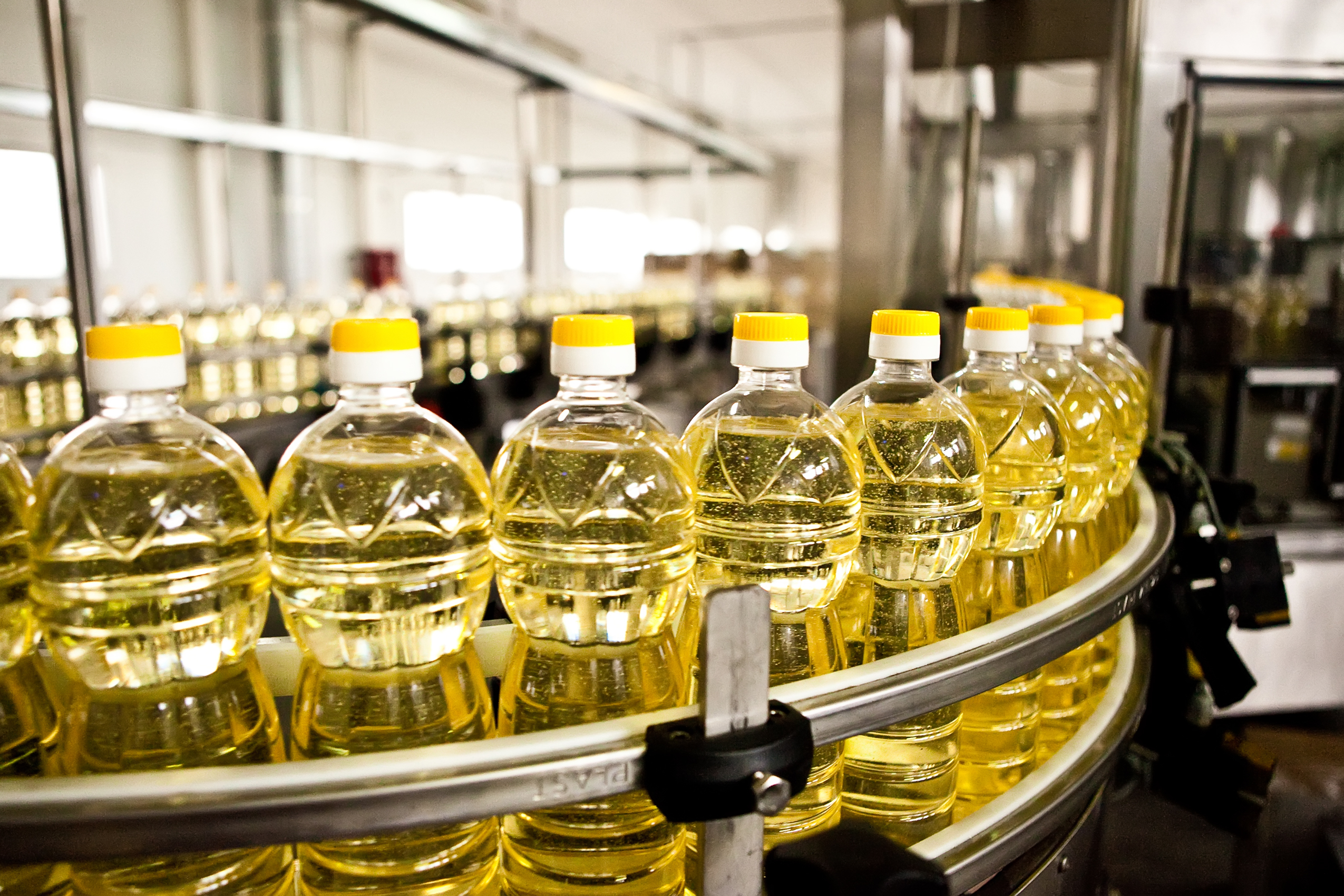 Sunflower oil bottles factory