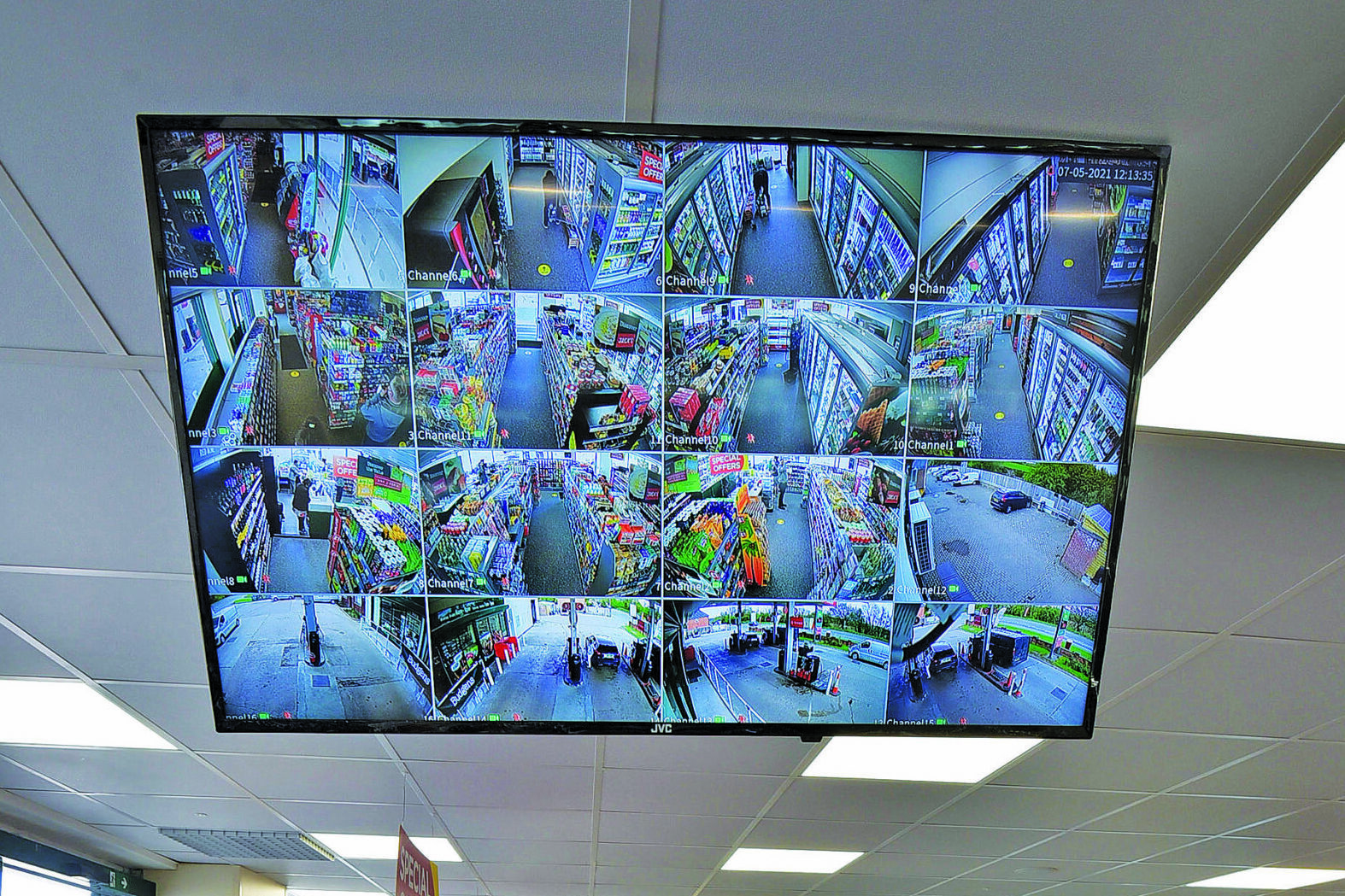 CCTV screen shop security theft shoplifting