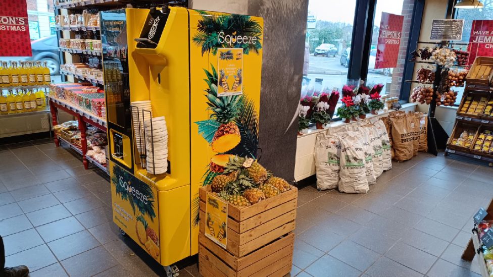 isqueeze pineapple machine isla